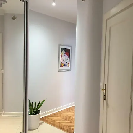 Apartment Beautiful In The Heart Of Warsaw, Poznanska