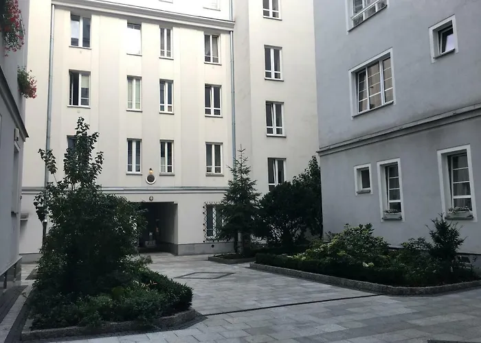 Beautiful In The Heart Of Warsaw, Poznanska